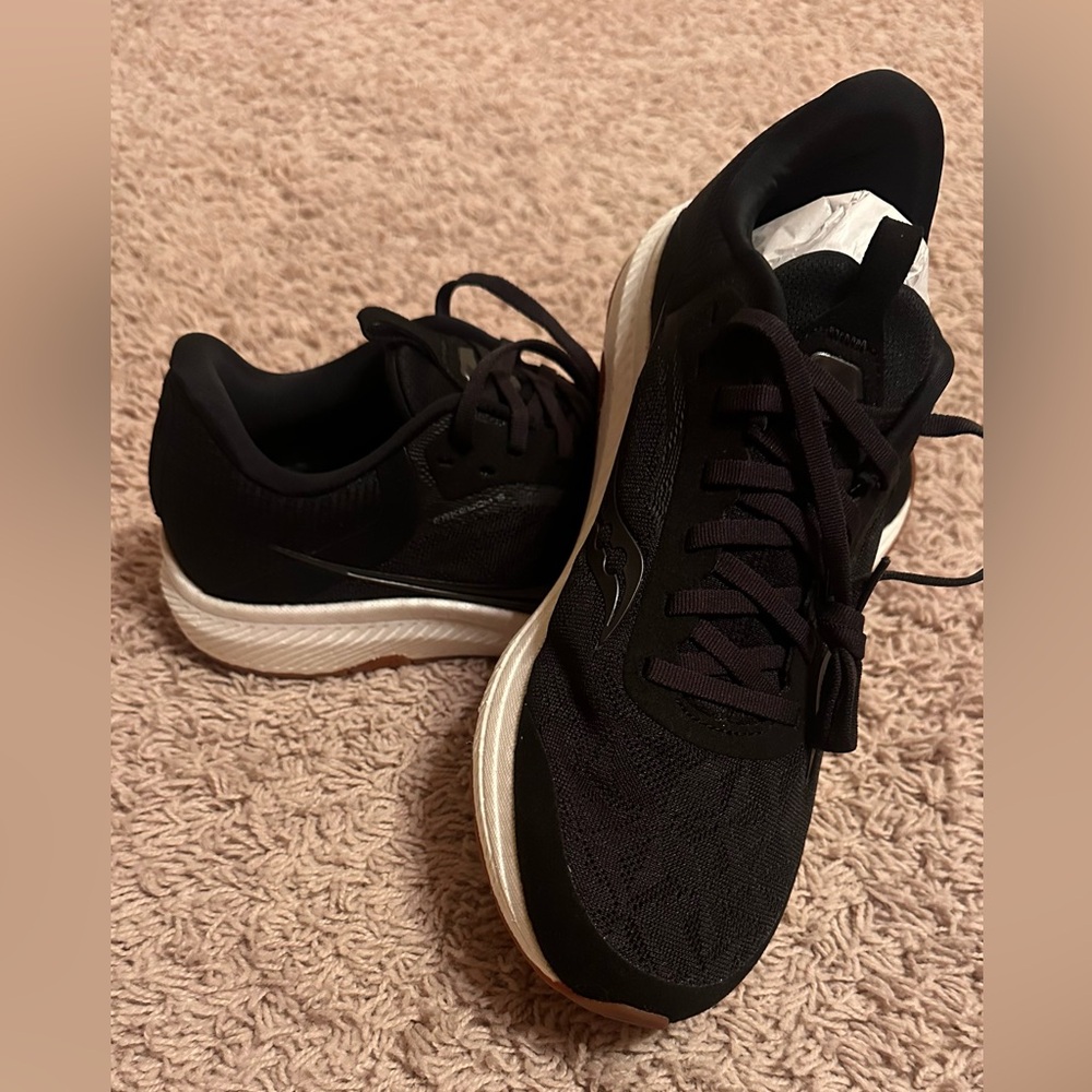 Black Saucony Freedom 5 Sneakers